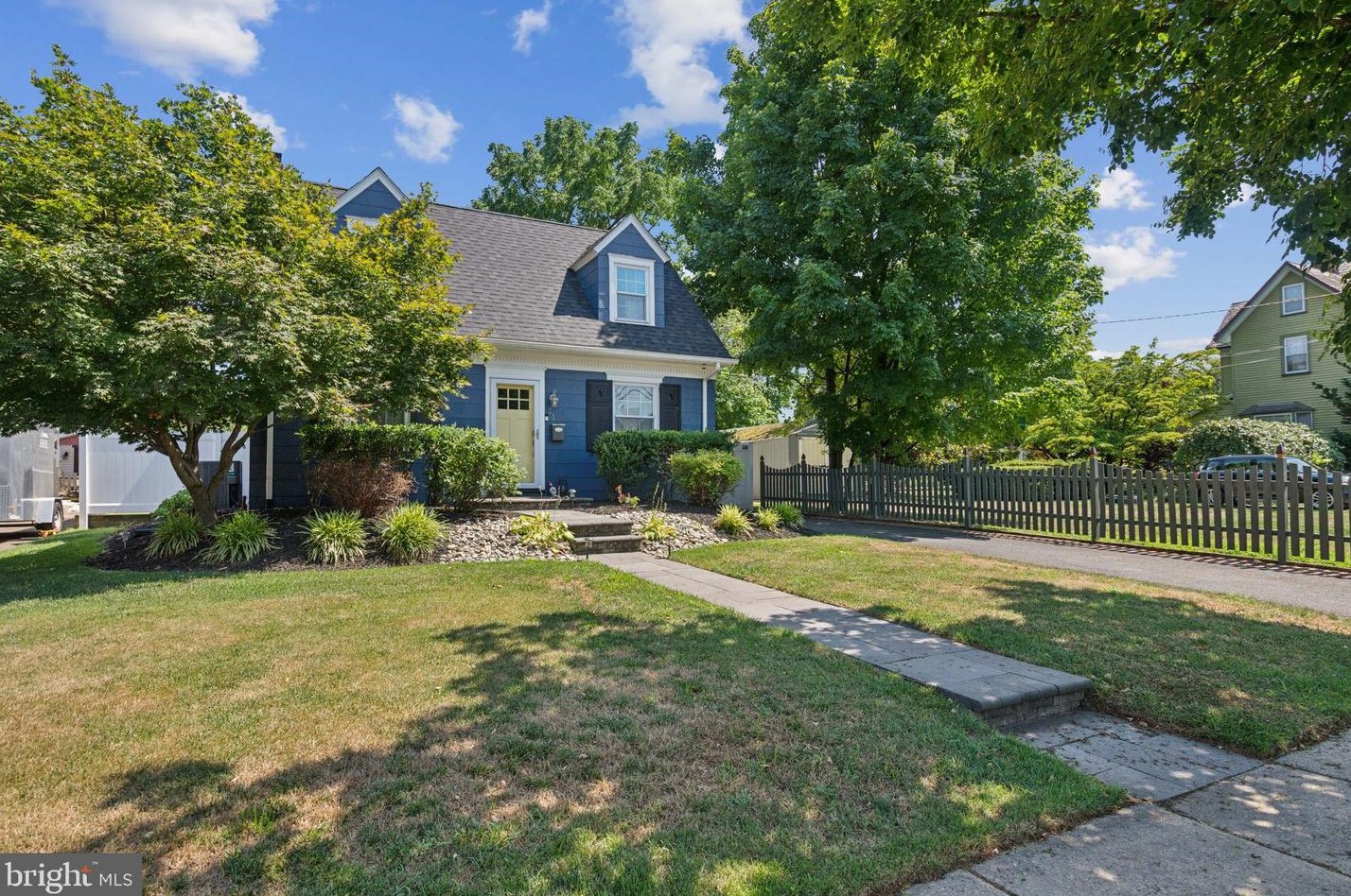 214 E 4th St, Palmyra, NJ 08065