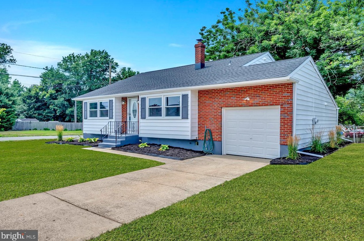 122 Lucas Dr, Chesterfield, NJ 08505