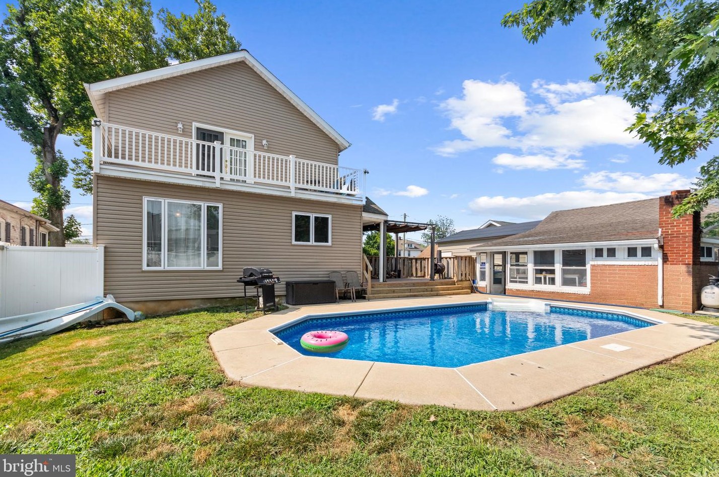 2 Roosevelt Ave, Trenton, NJ 08620
