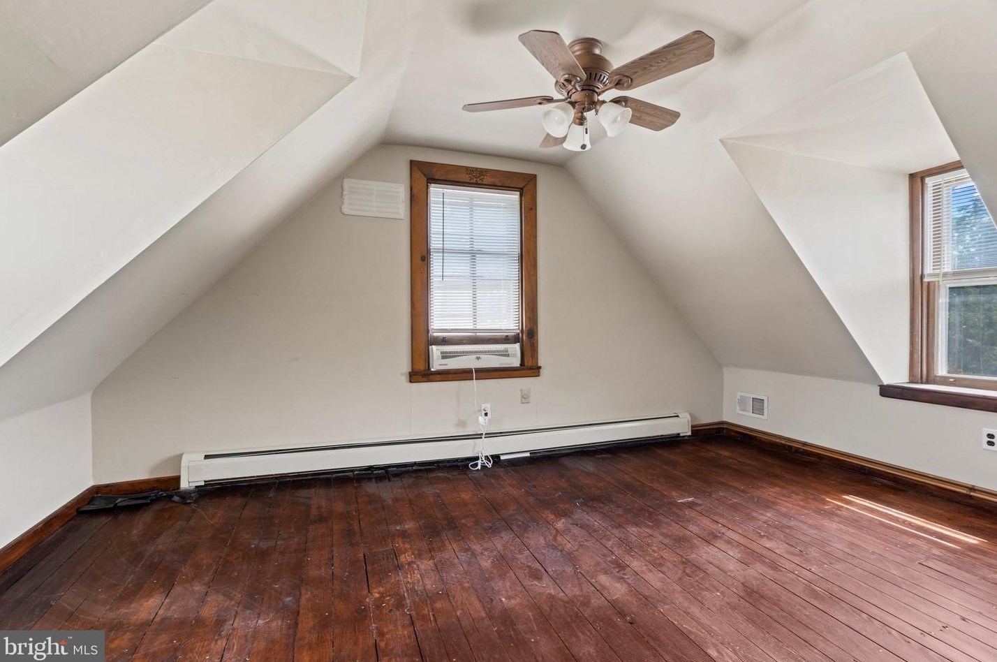 24 Central Ave, Moorestown NJ  08057-2415 exterior