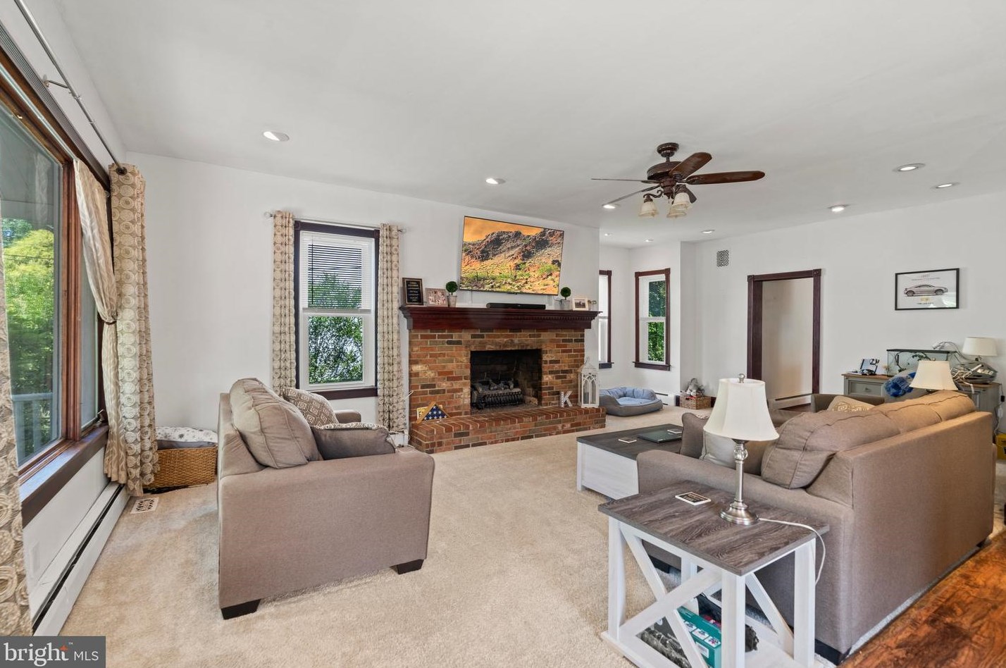 24 Central Ave, Moorestown NJ  08057-2415 exterior