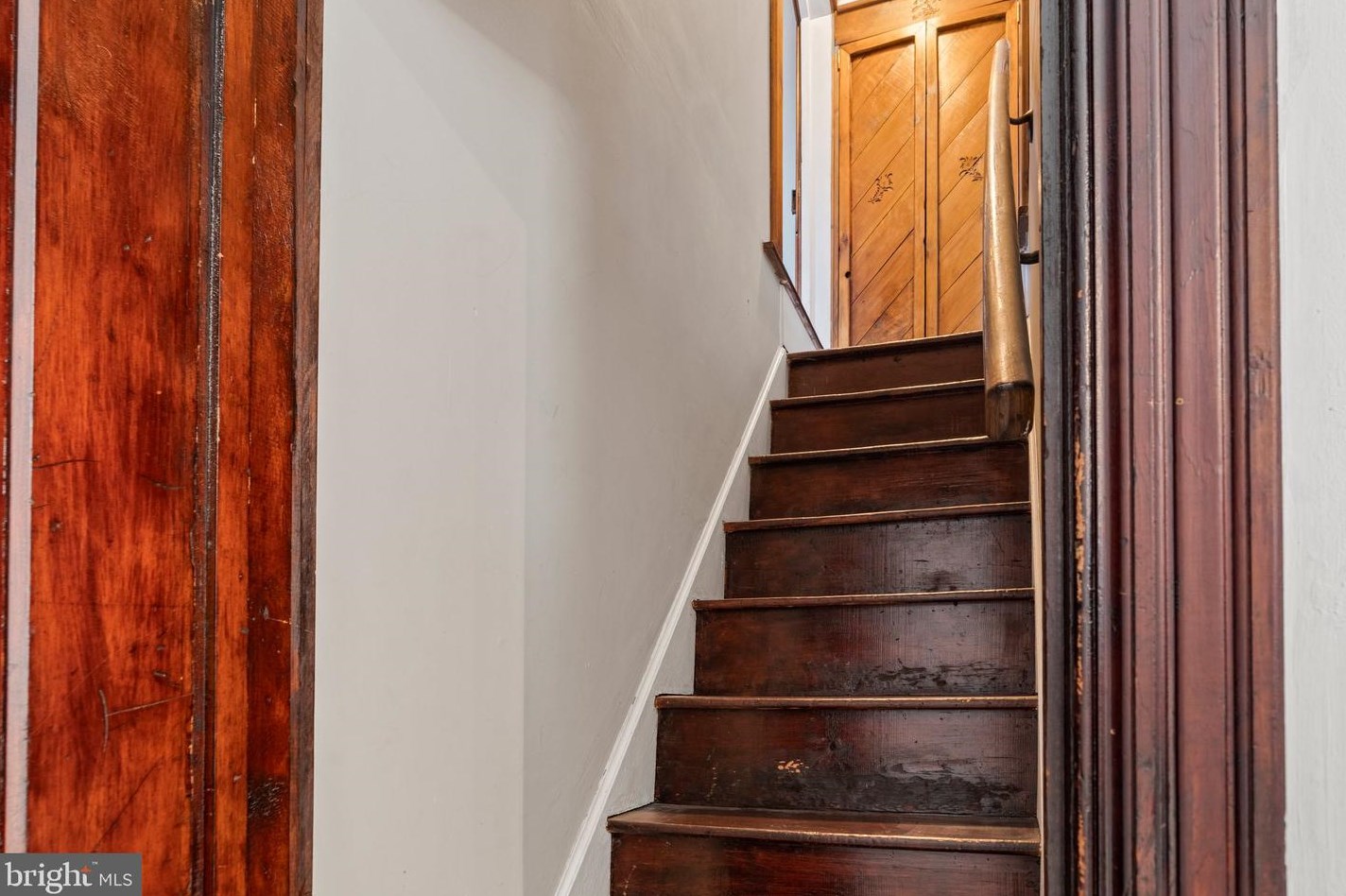 24 Central Ave, Moorestown NJ  08057-2415 exterior