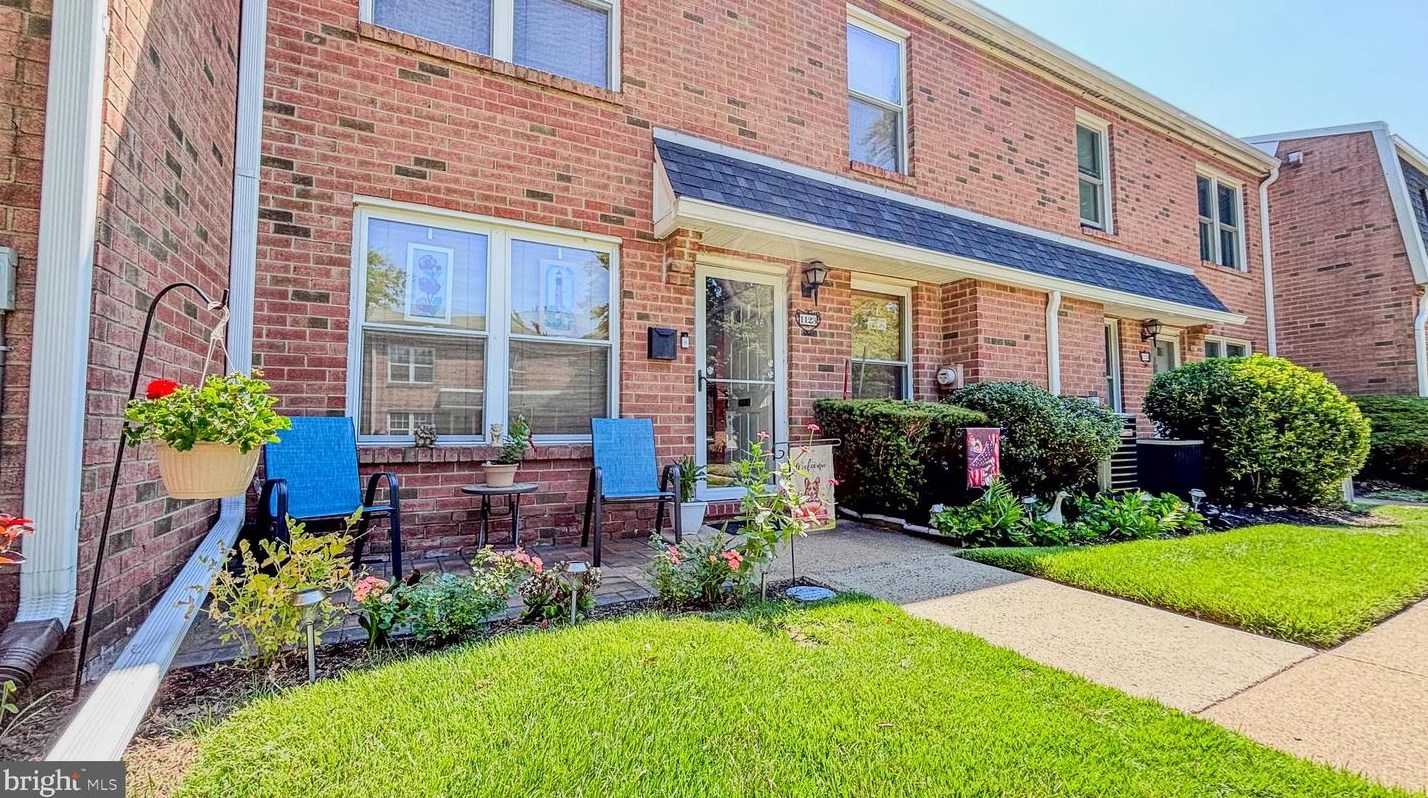 1123 Harbour Dr, Palmyra, NJ 08065