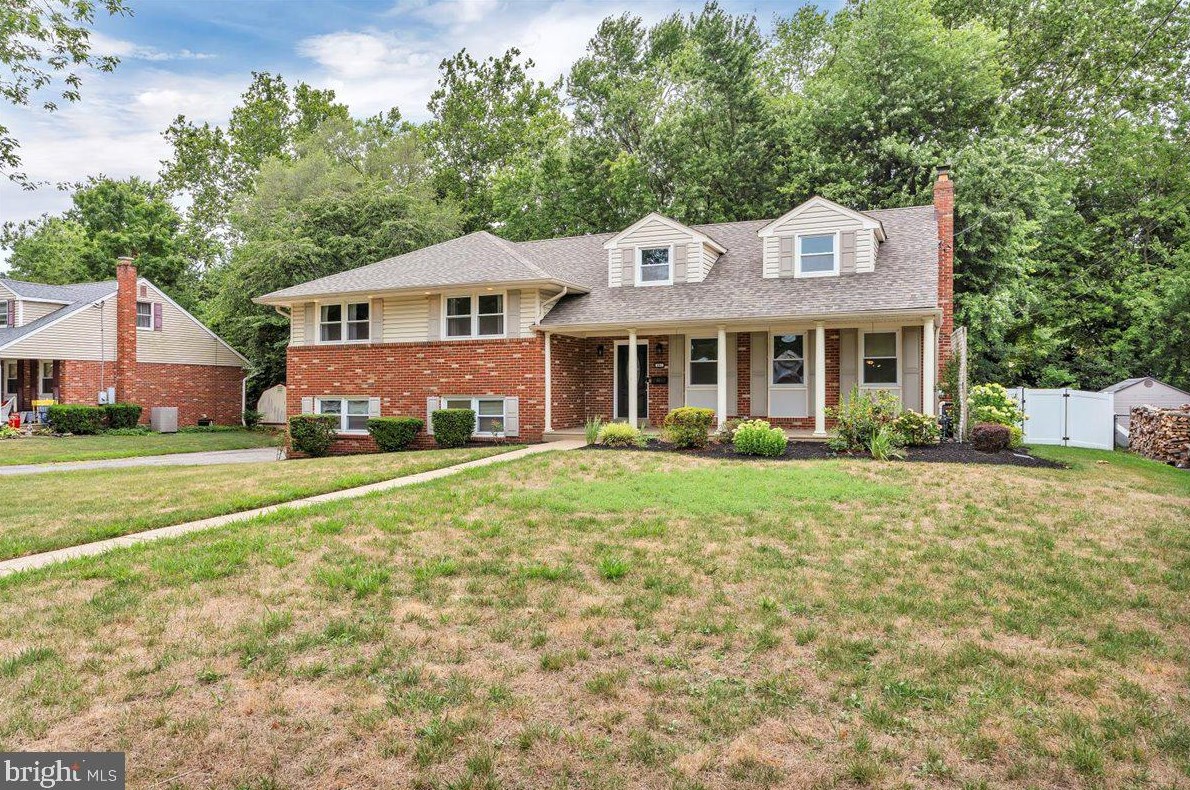 301 Devon Rd, Riverton, NJ 08077
