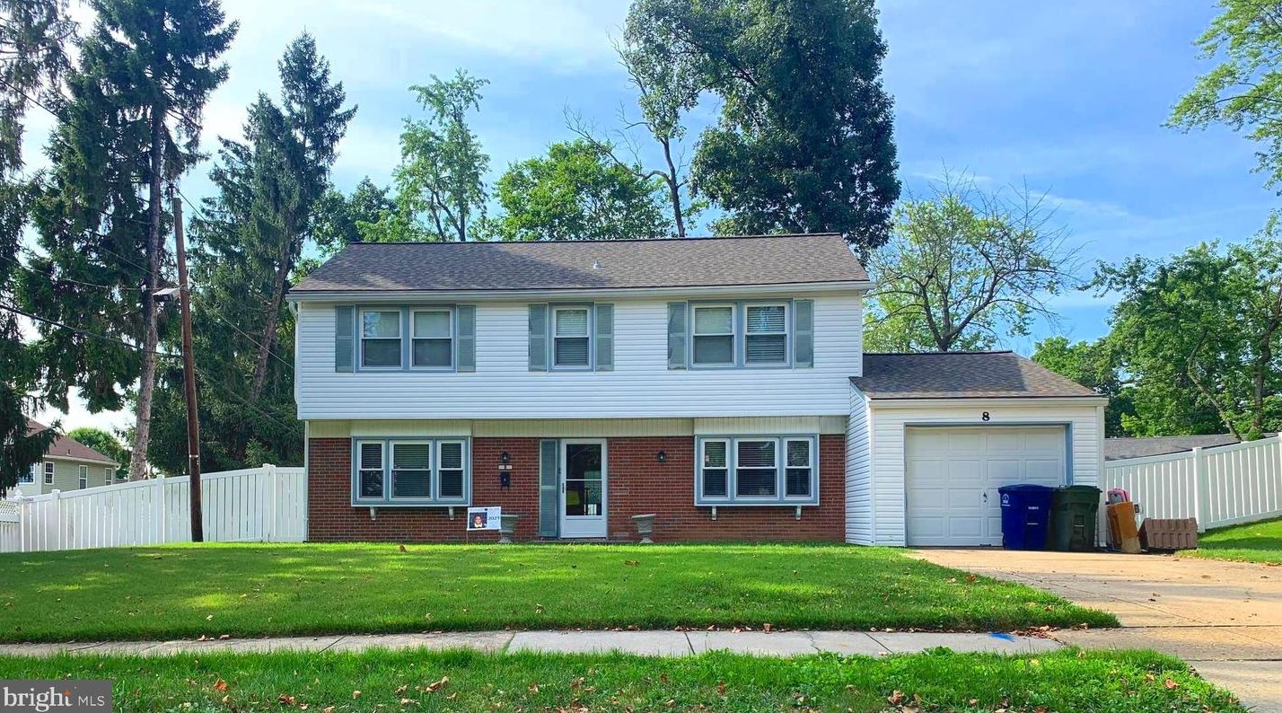 8 Hawkins Ln, Willingboro, NJ 08046