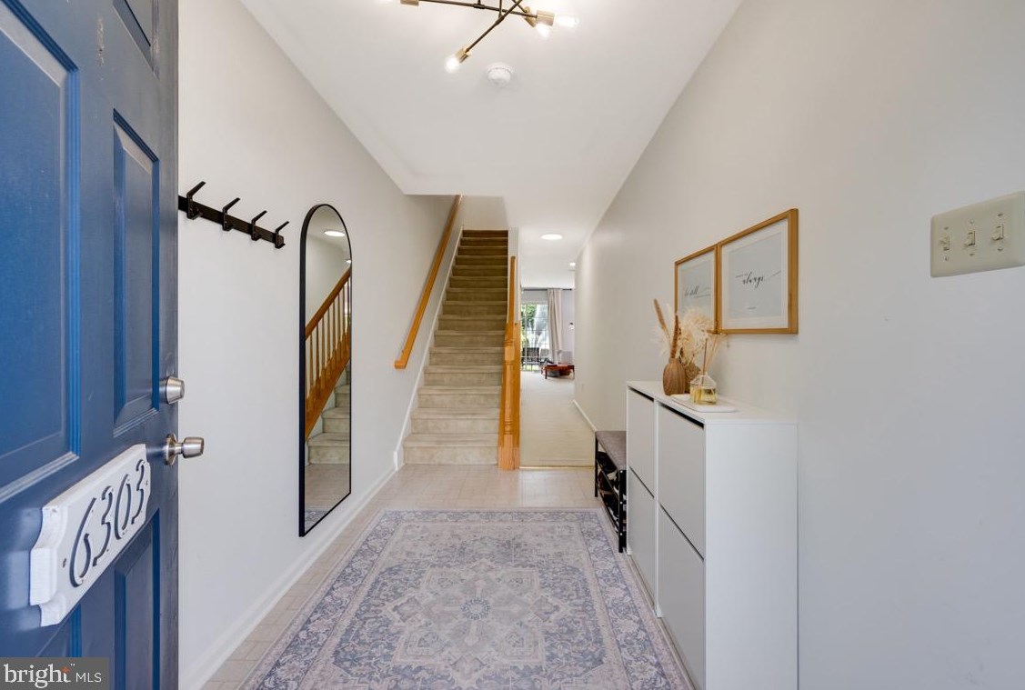 6303 Riverfront Dr, Palmyra, NJ 08065
