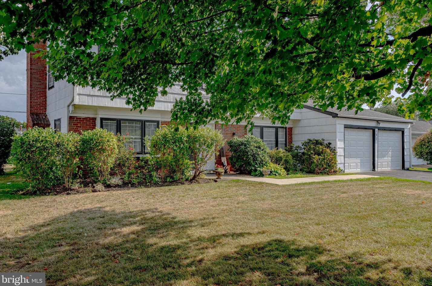 137 Glenview Ln, Willingboro, NJ 08046