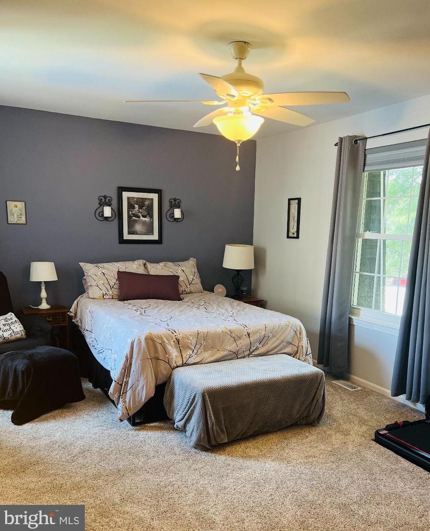 2167 Harbour Dr, Palmyra NJ  08065-1123 exterior