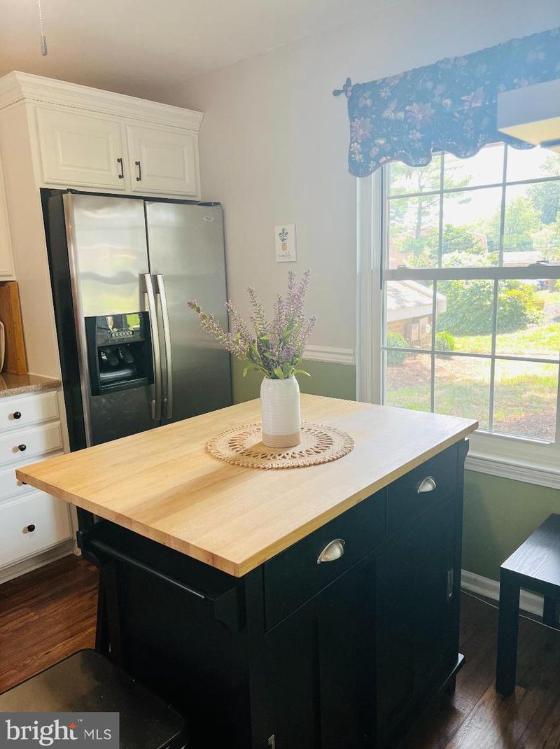 2167 Harbour Dr, Palmyra NJ  08065-1123 exterior