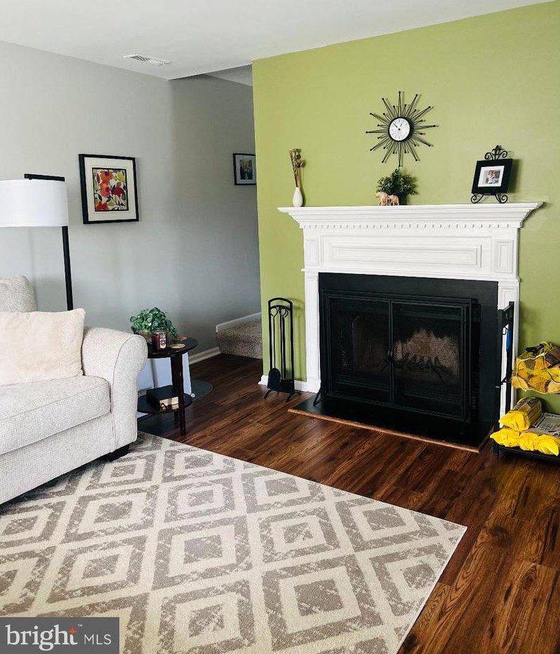 2167 Harbour Dr, Palmyra NJ  08065-1123 exterior