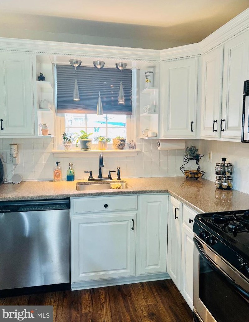 2167 Harbour Dr, Palmyra, NJ 08065