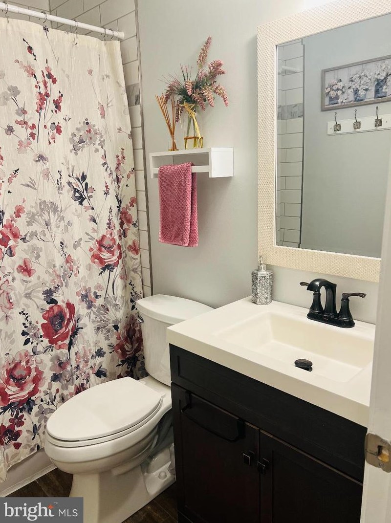 2167 Harbour Dr, Palmyra NJ  08065-1123 exterior
