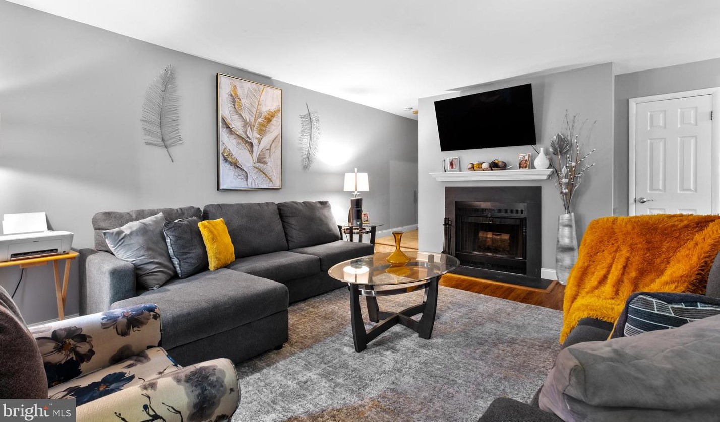 2139 Harbour Dr, Palmyra NJ  08065-1105 exterior