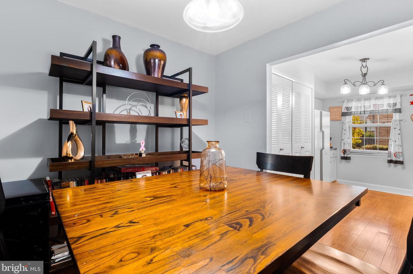 2139 Harbour Dr, Palmyra NJ  08065-1105 exterior