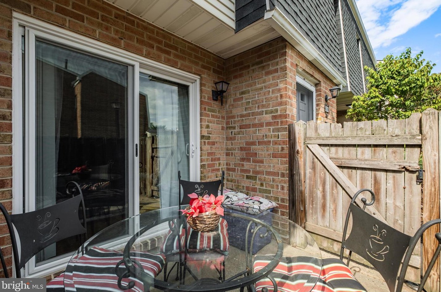 2139 Harbour Dr, Palmyra NJ  08065-1105 exterior