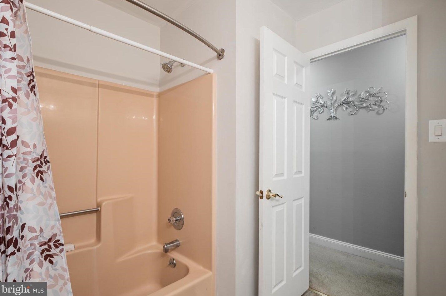 2139 Harbour Dr, Palmyra NJ  08065-1105 exterior