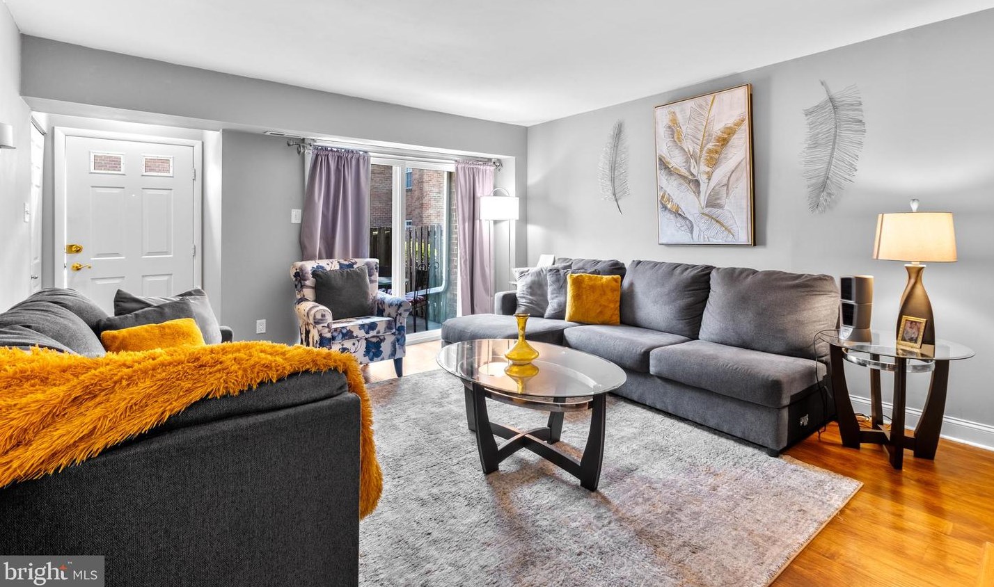 2139 Harbour Dr, Palmyra NJ  08065-1105 exterior