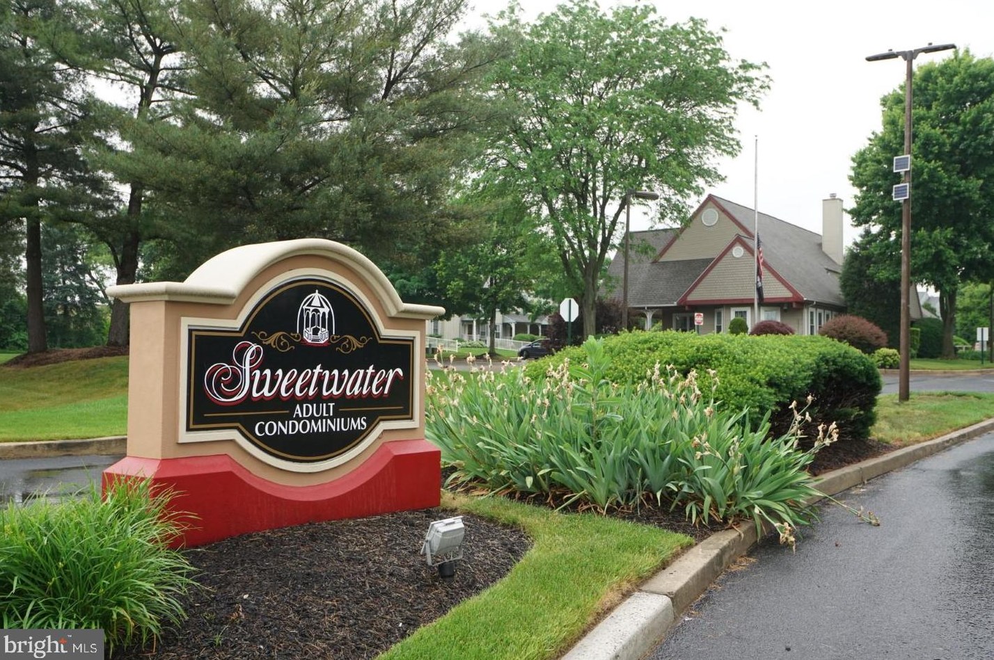508 Sweetwater Dr #508, Riverton, NJ 08077