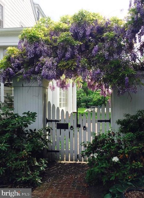 840 Golfview Rd, Moorestown NJ 08057-2024 exterior