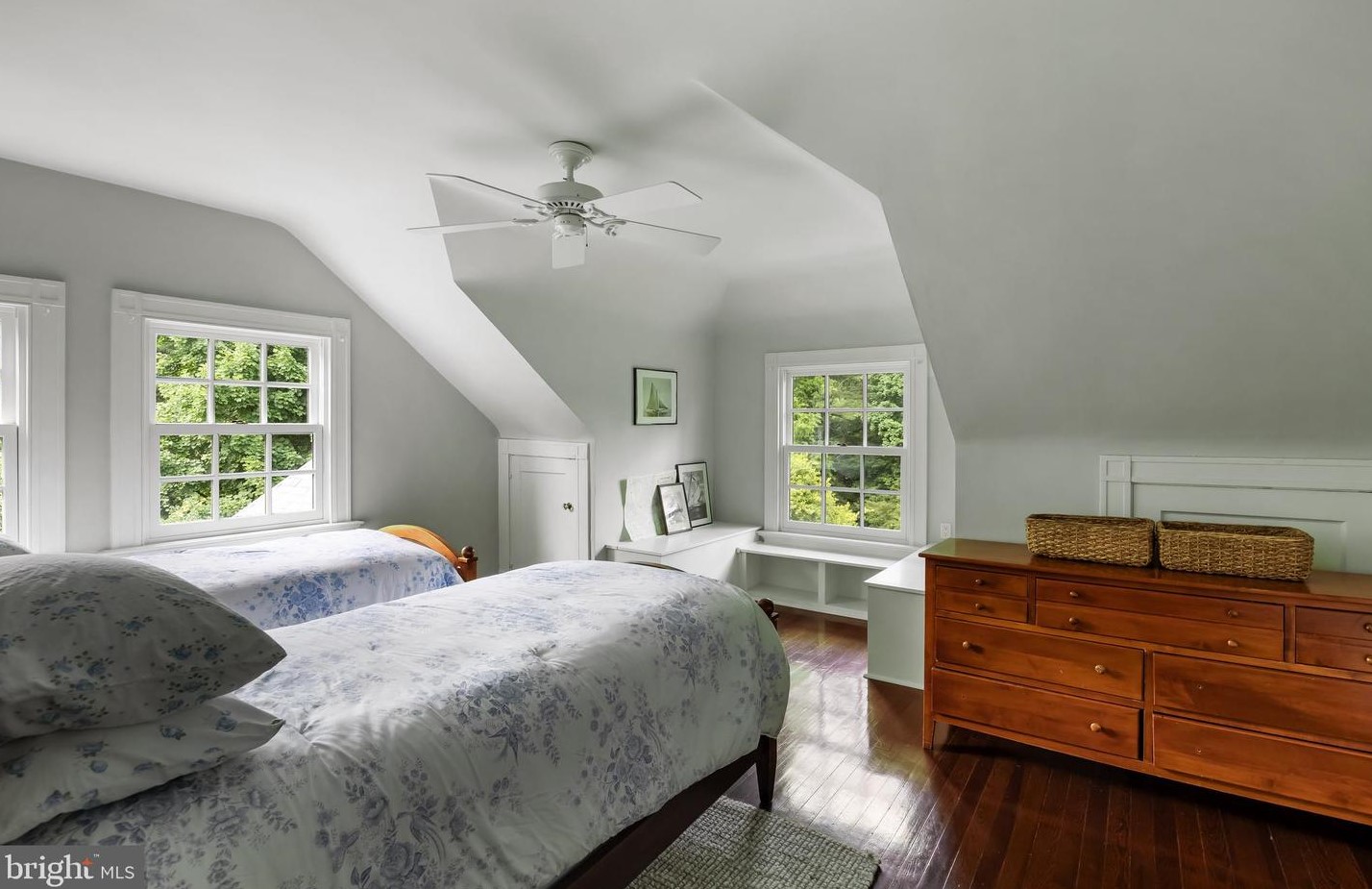 840 Golfview Rd, Moorestown NJ 08057-2024 exterior