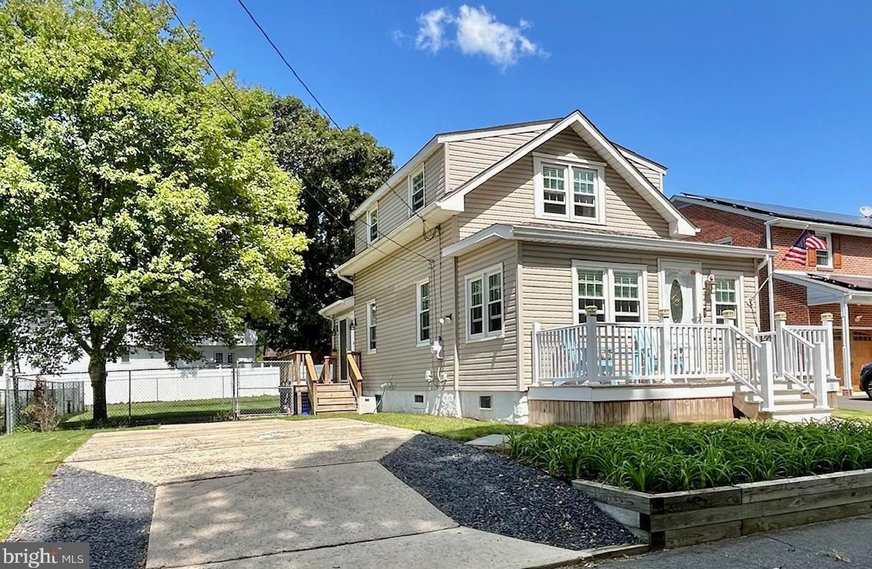 503 Wilbur Henry Dr, Florence, NJ 08518