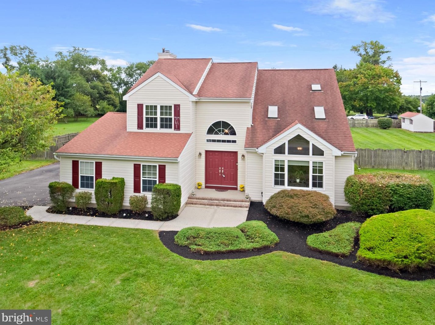 290 Warren Dr, North Hanover, NJ 08562