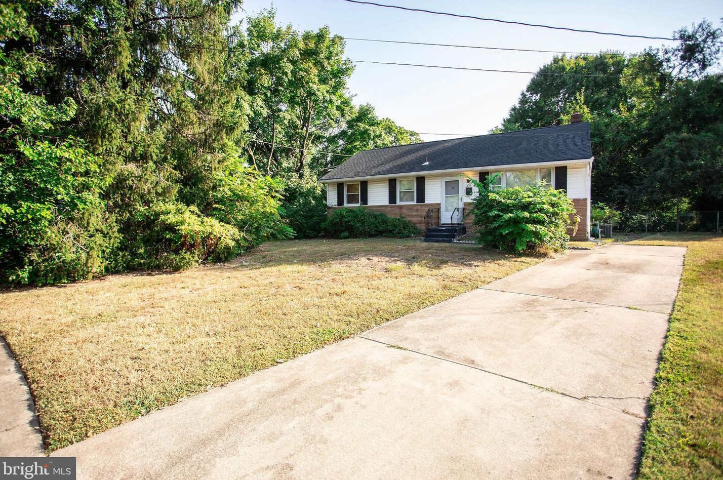 311 Veterans Dr, Palmyra, NJ 08065