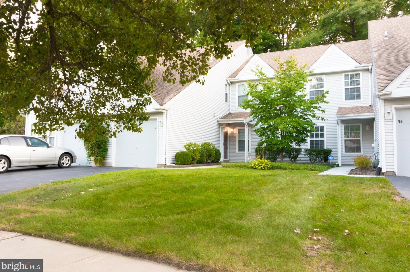 41 Magnolia Ct, Chesterfield, NJ 08505