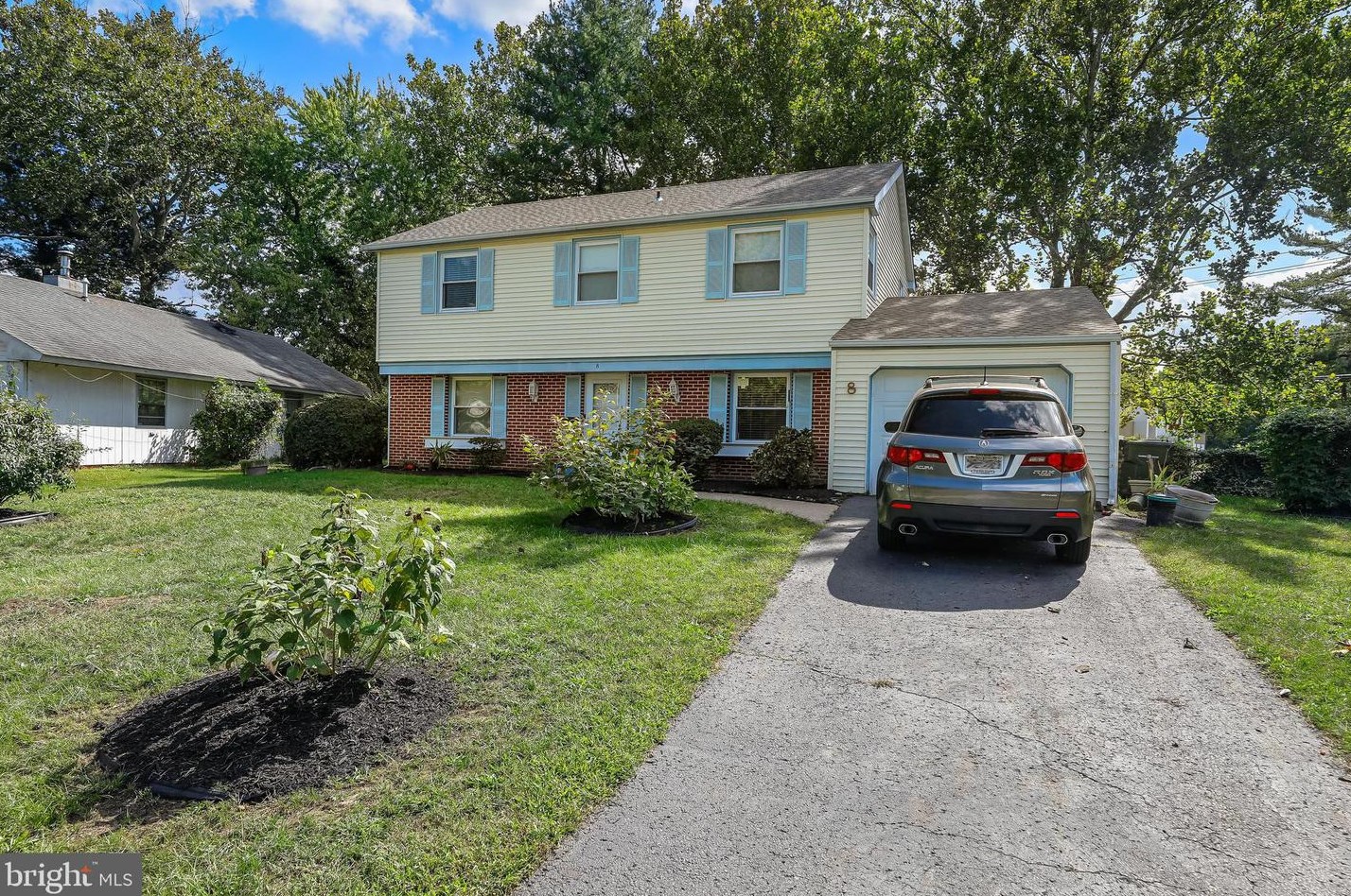 8 Botany Cir, Willingboro, NJ 08046