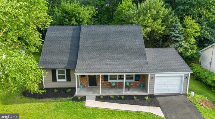 34 Gallaway Ln, Willingboro, NJ 08046