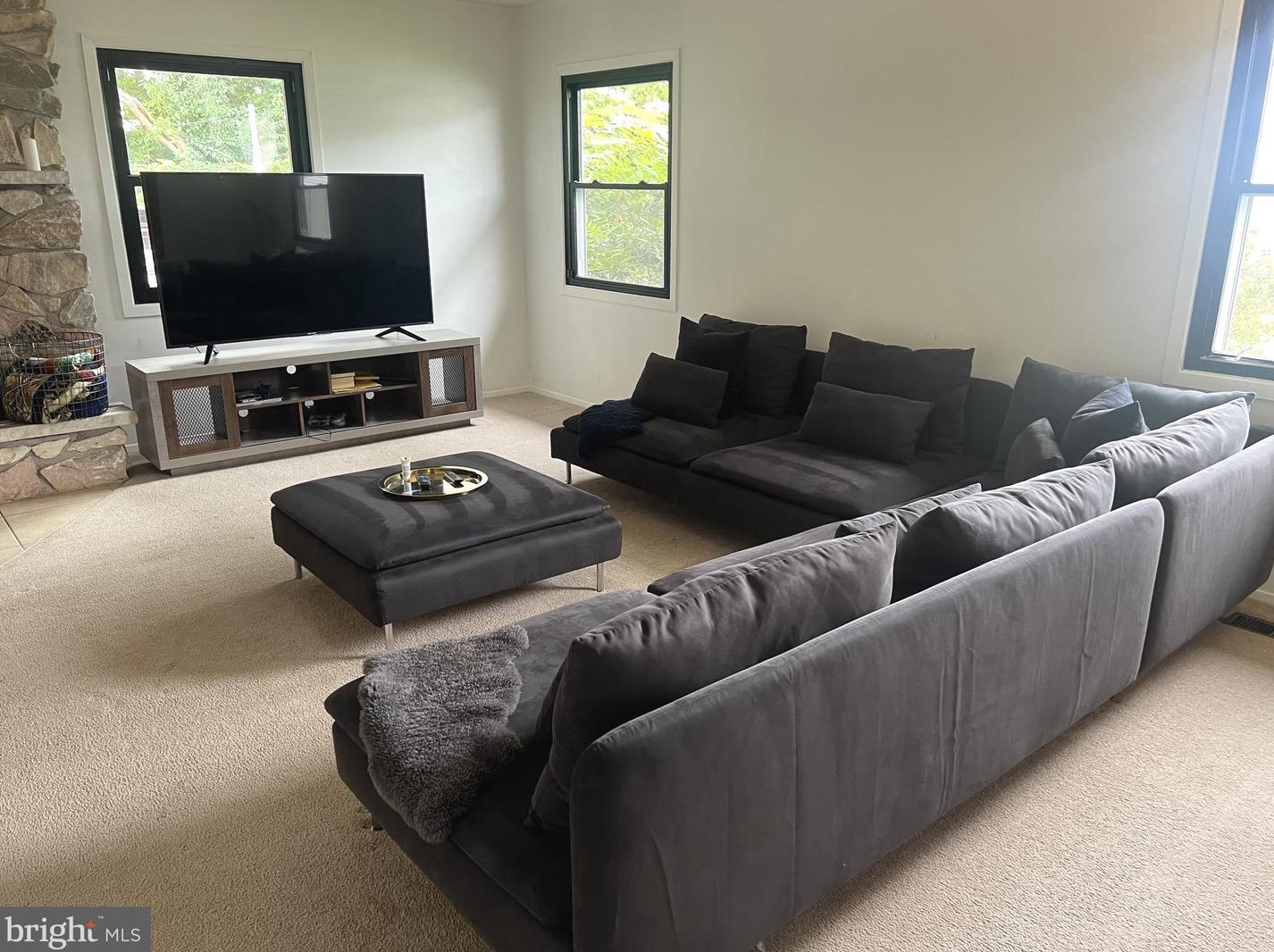 53 Glover Ln, Willingboro, NJ 08046