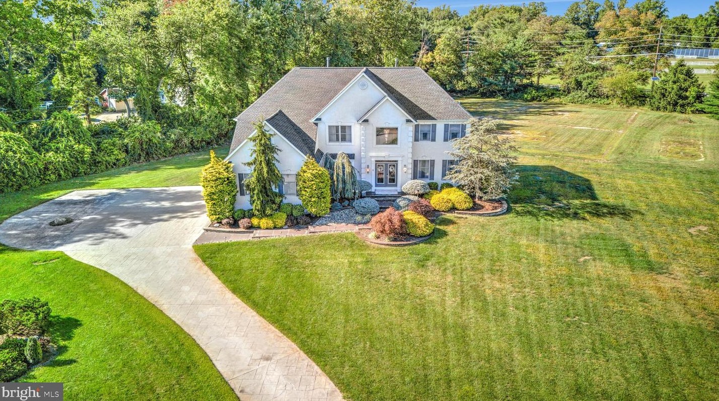 6 Amberwood Ln, Lumberton Township, NJ 08048