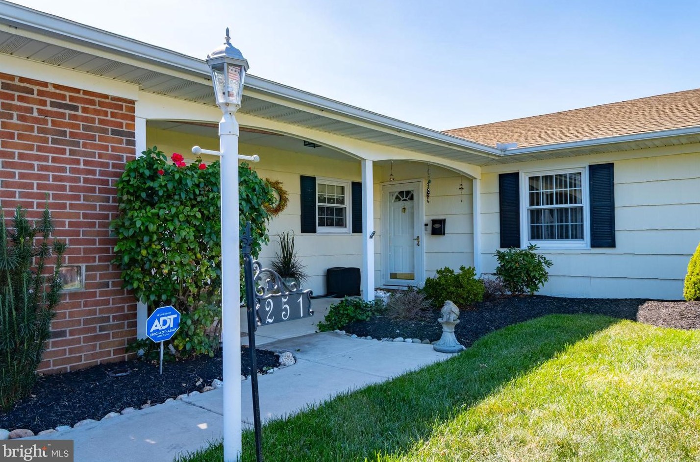 251 Tiffany Ln, Willingboro, NJ 08046