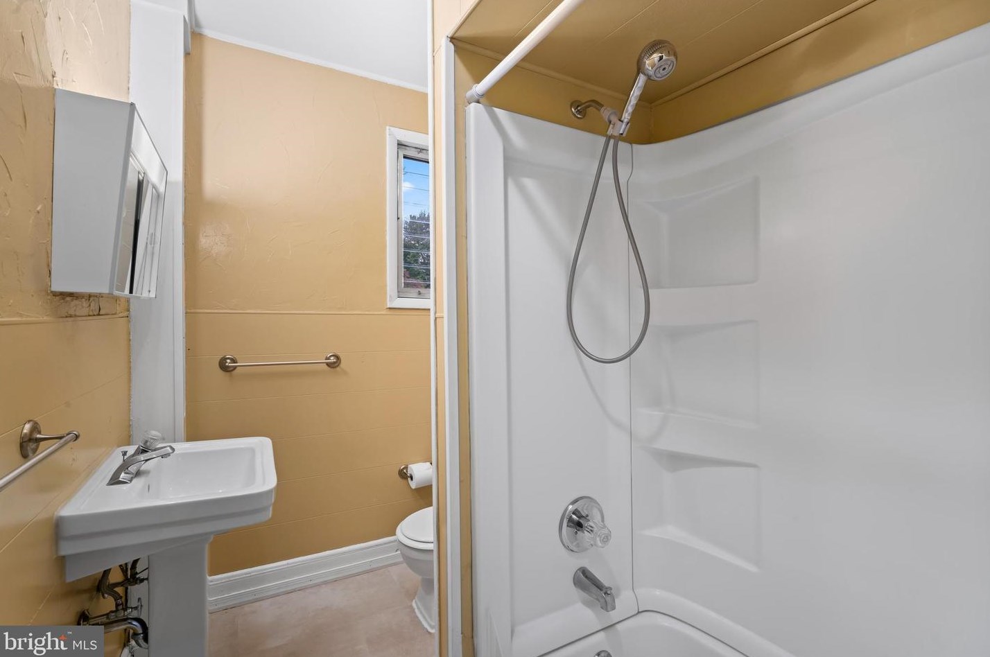 739 Cinnaminson Ave, Palmyra NJ 08065-1820 exterior