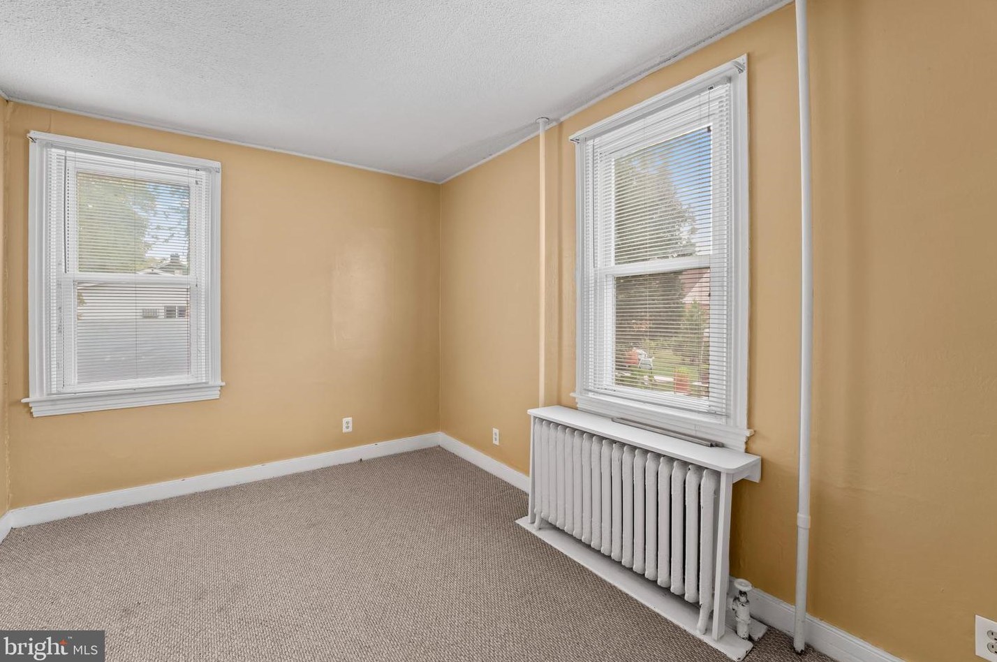 739 Cinnaminson Ave, Palmyra NJ 08065-1820 exterior