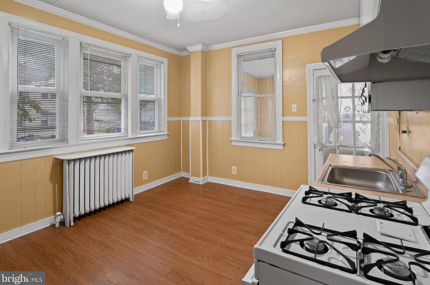 739 Cinnaminson Ave, Palmyra NJ 08065-1820 exterior