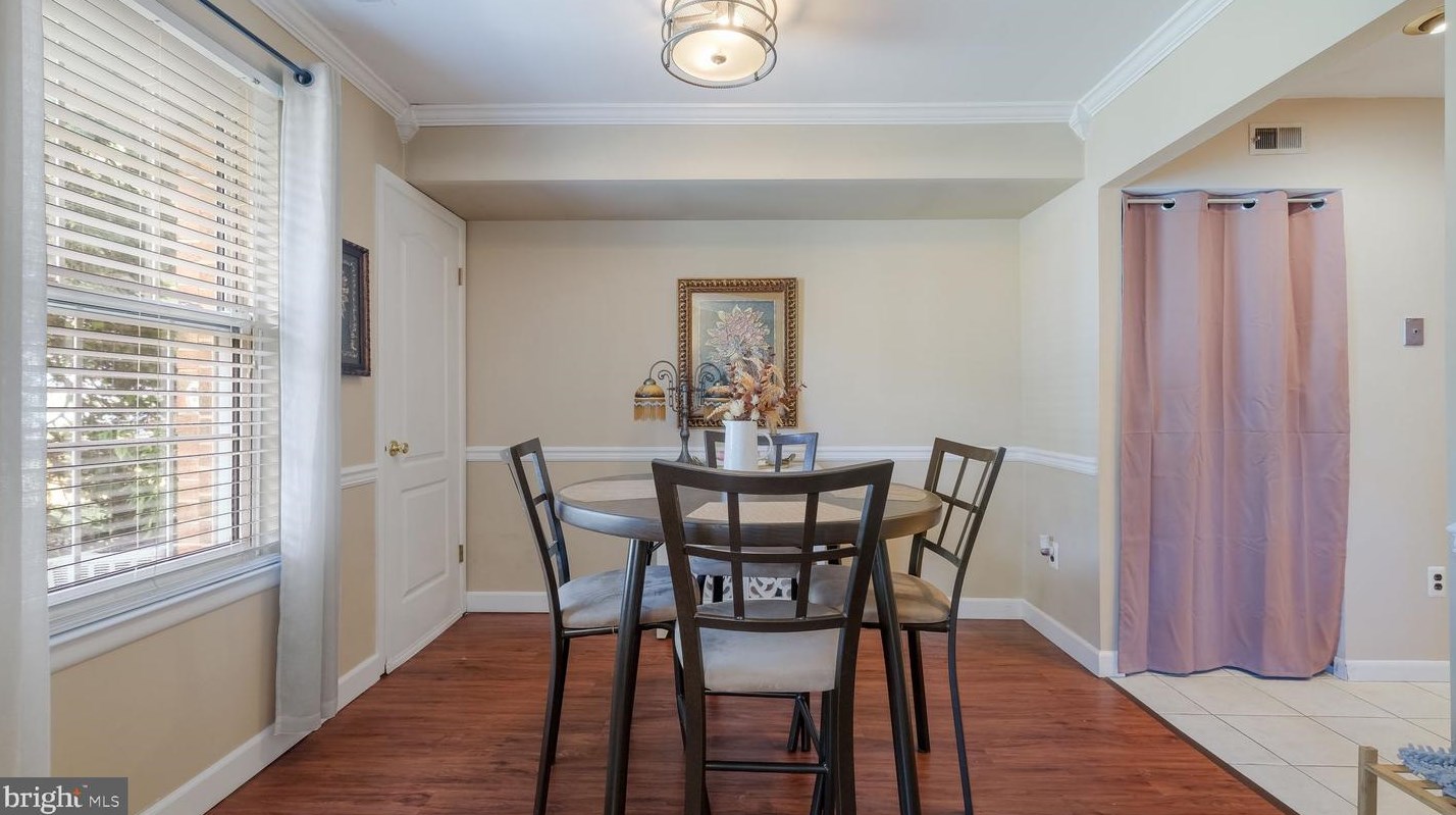 2070 Harbour Dr, Palmyra NJ 08065-2223 exterior