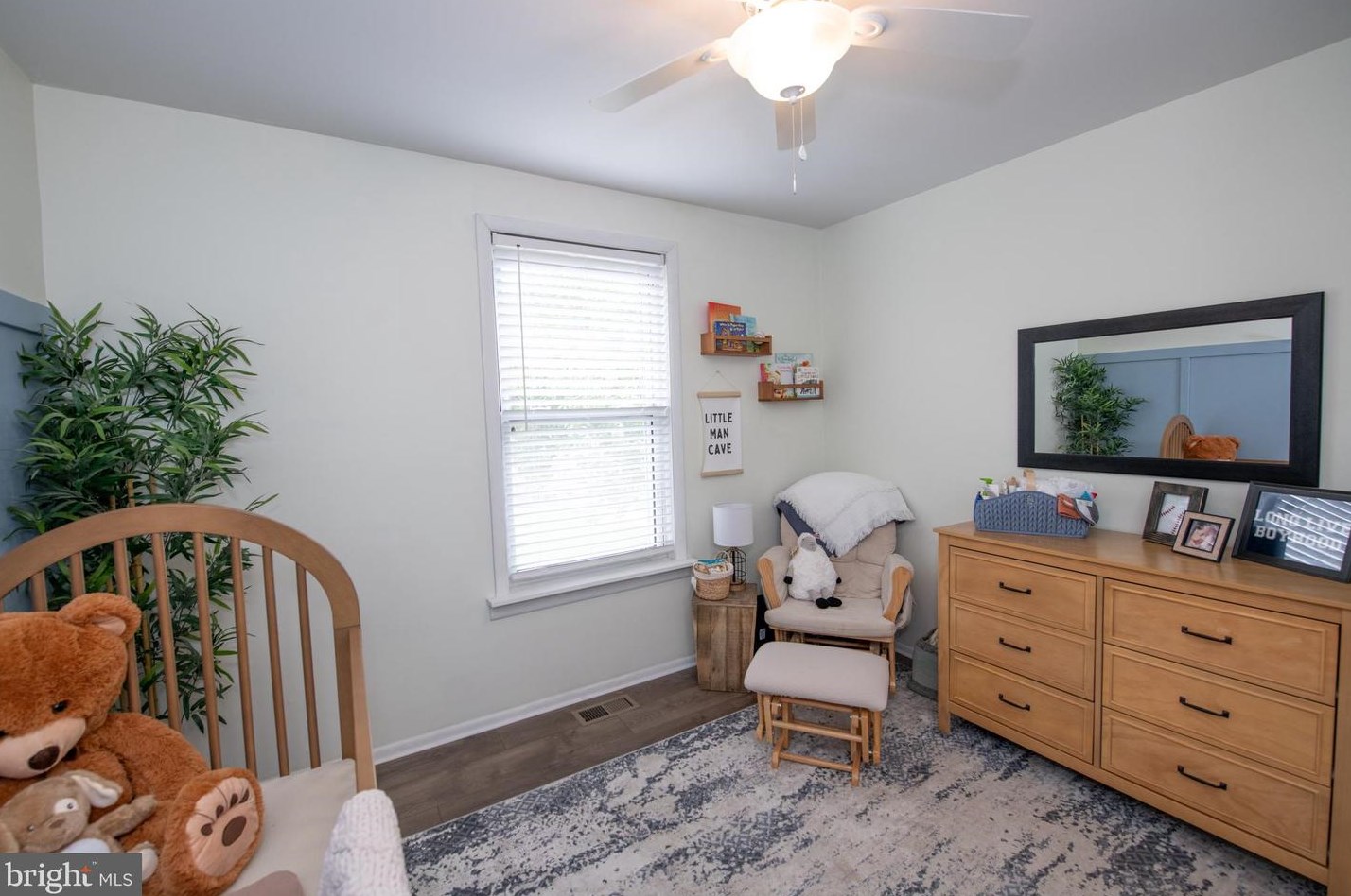 1062 Harbour Dr, Palmyra NJ  08065-1211 exterior