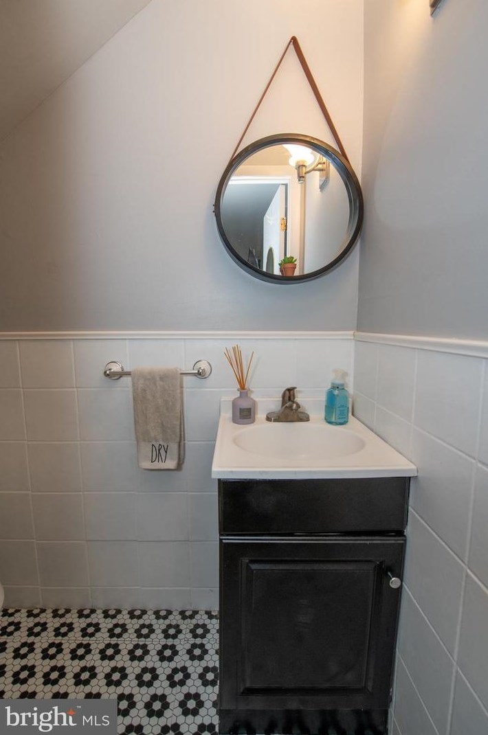 1062 Harbour Dr, Palmyra NJ  08065-1211 exterior