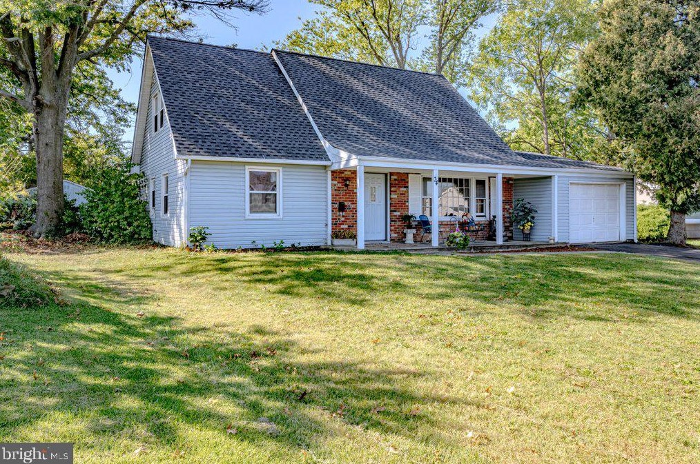 34 Express Ln, Willingboro, NJ 08046