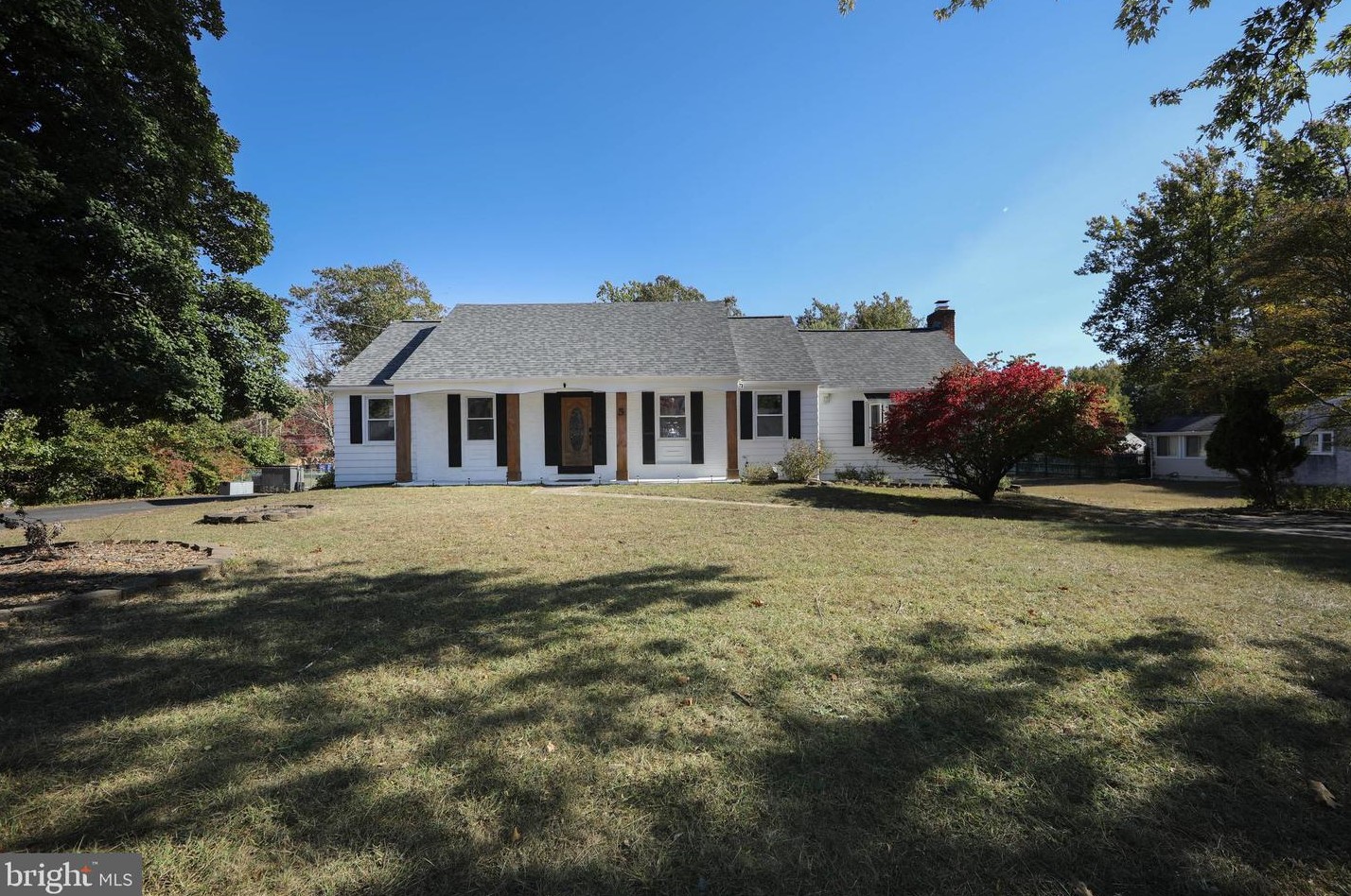5 Georgia Trl, Medford, NJ 08055-9017