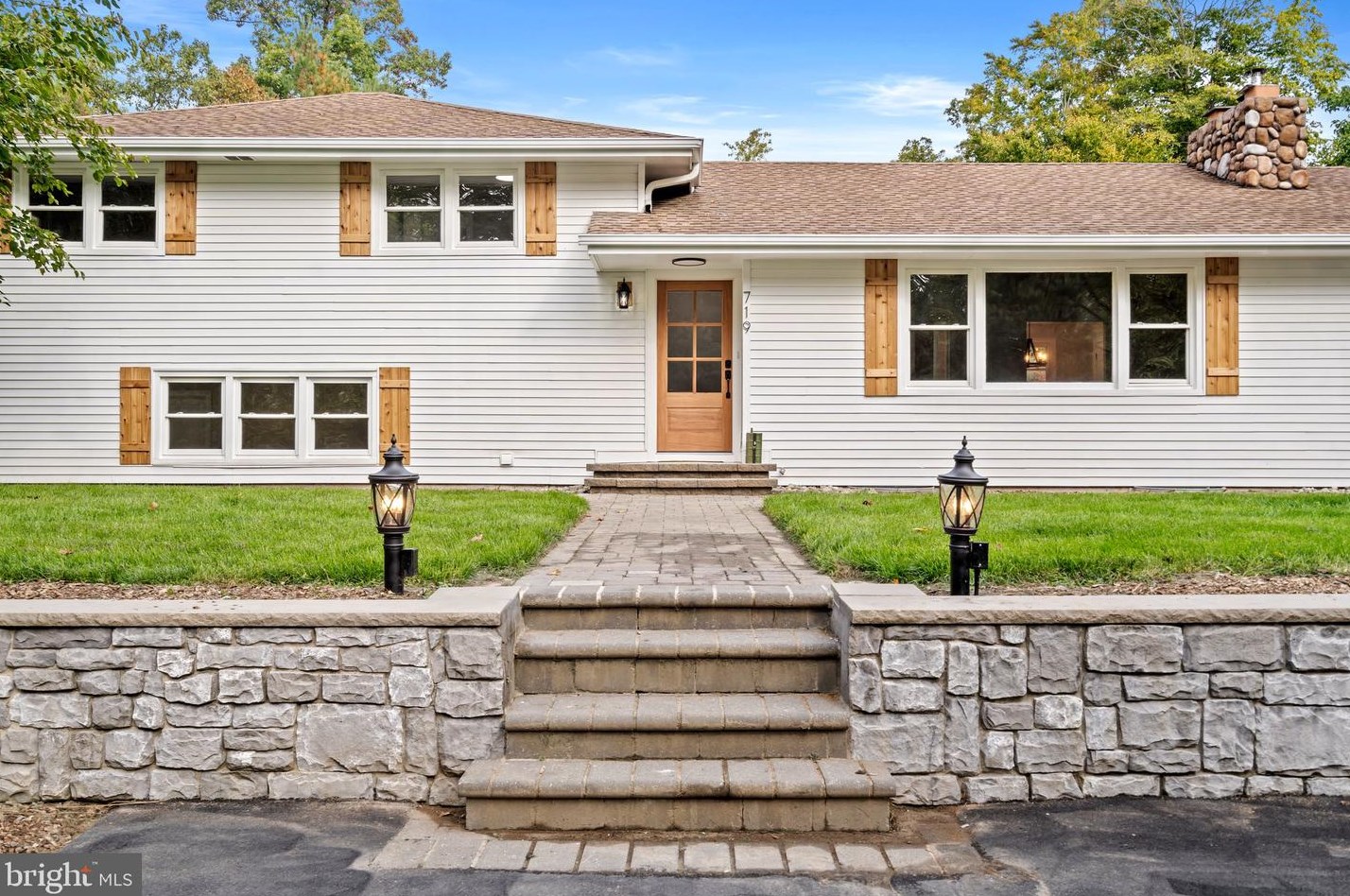719 Monmouth Rd, Chesterfield, NJ 08515