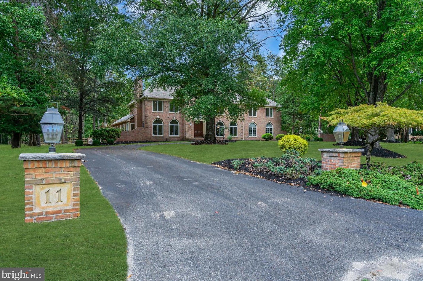 11 Woodsfield Ct, Medford, NJ 08055-2156