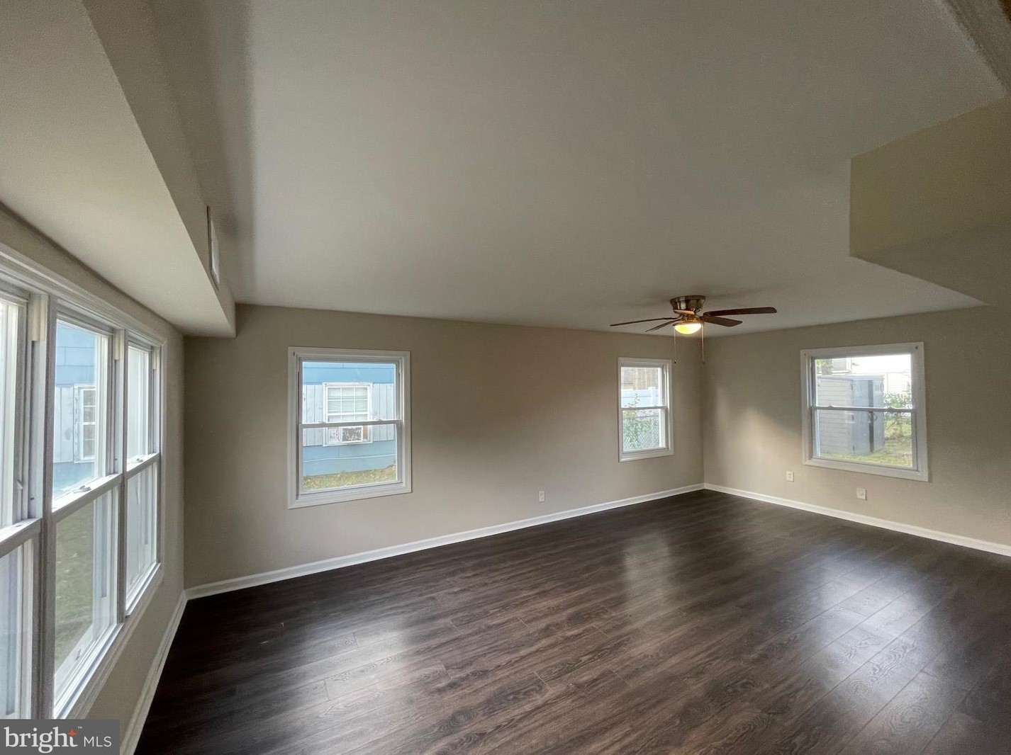 29 Potter Ln, Willingboro, NJ 08046