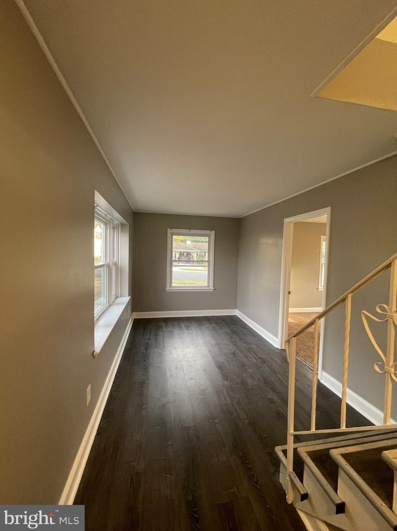 28 Stirrup Ln, Willingboro, NJ 08046