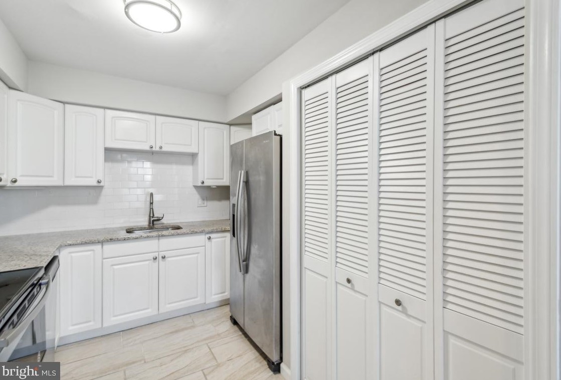 2118 Harbour Dr, Palmyra NJ 08065-1105 exterior