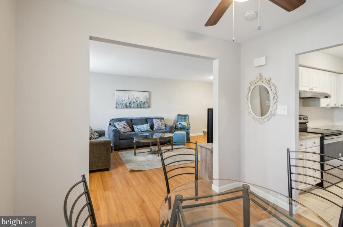 2118 Harbour Dr, Palmyra NJ 08065-1105 exterior