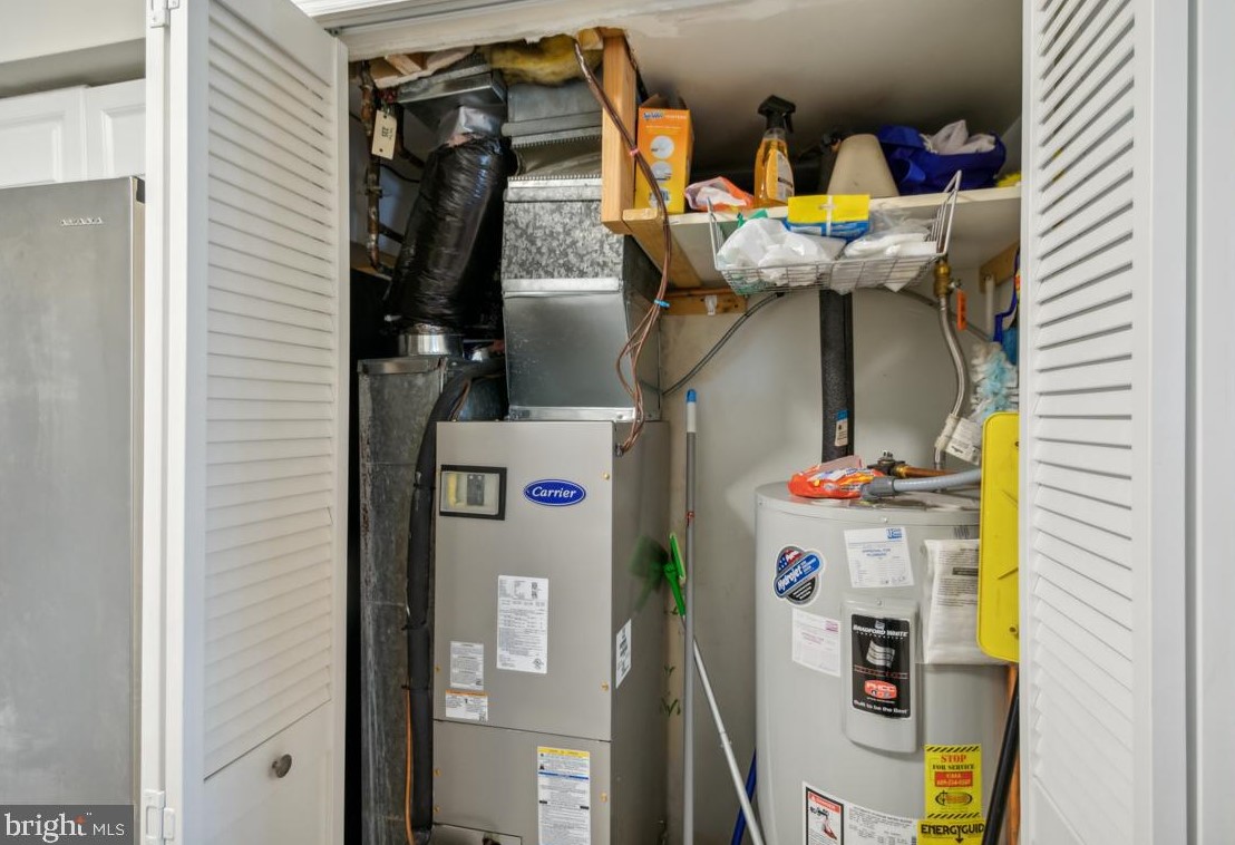 2118 Harbour Dr, Palmyra NJ 08065-1105 exterior