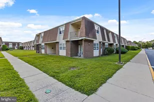33 Florence Tollgate Pl, Burlington, NJ 08016 - Photo 2