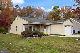 81 Sheffield Pl, Southampton, NJ 08088 - Photo 2